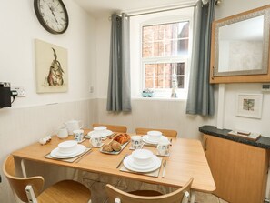 Dining - Old Malthouse Apartment (Weymouth)