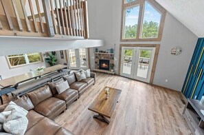 TV connectée, cheminée, baby-foot