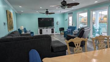 Smart TV, DVD player