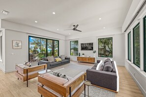 Smart TV, fireplace, DVD player