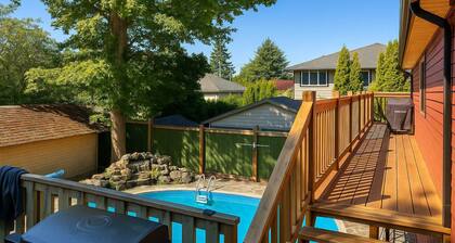 Charming "Melrose Place" w Pool, Deck & Grill