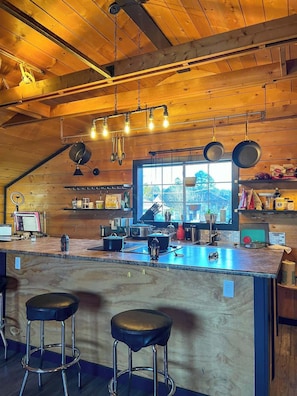 雪櫃、微波爐、焗爐、爐具