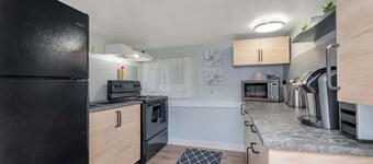 Quaint 1 Bedroom Suite, Victoria, BC