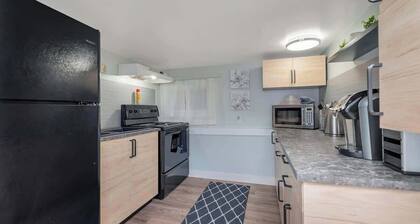 Quaint 1 Bedroom Suite, Victoria, BC