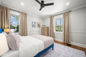 3 عدّة غرف نوم ومكواة/لوح كي وواي فاي مجانًا وملاءات أسرّة