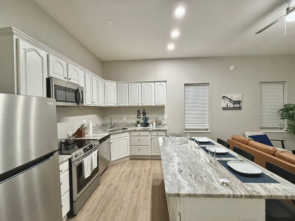 Fridge, microwave, oven, stovetop