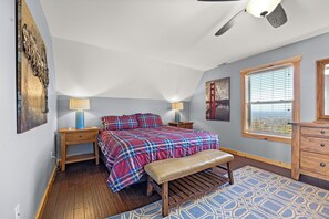 2 sovrum, strykjärn/strykbräda och sängkläder