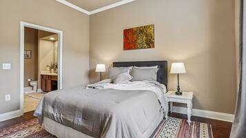 1 habitación, tabla de planchar con plancha, wifi gratis y ropa de cama