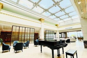 Lobby lounge - Jinling Shenzhou Hotel (Lianyungang)