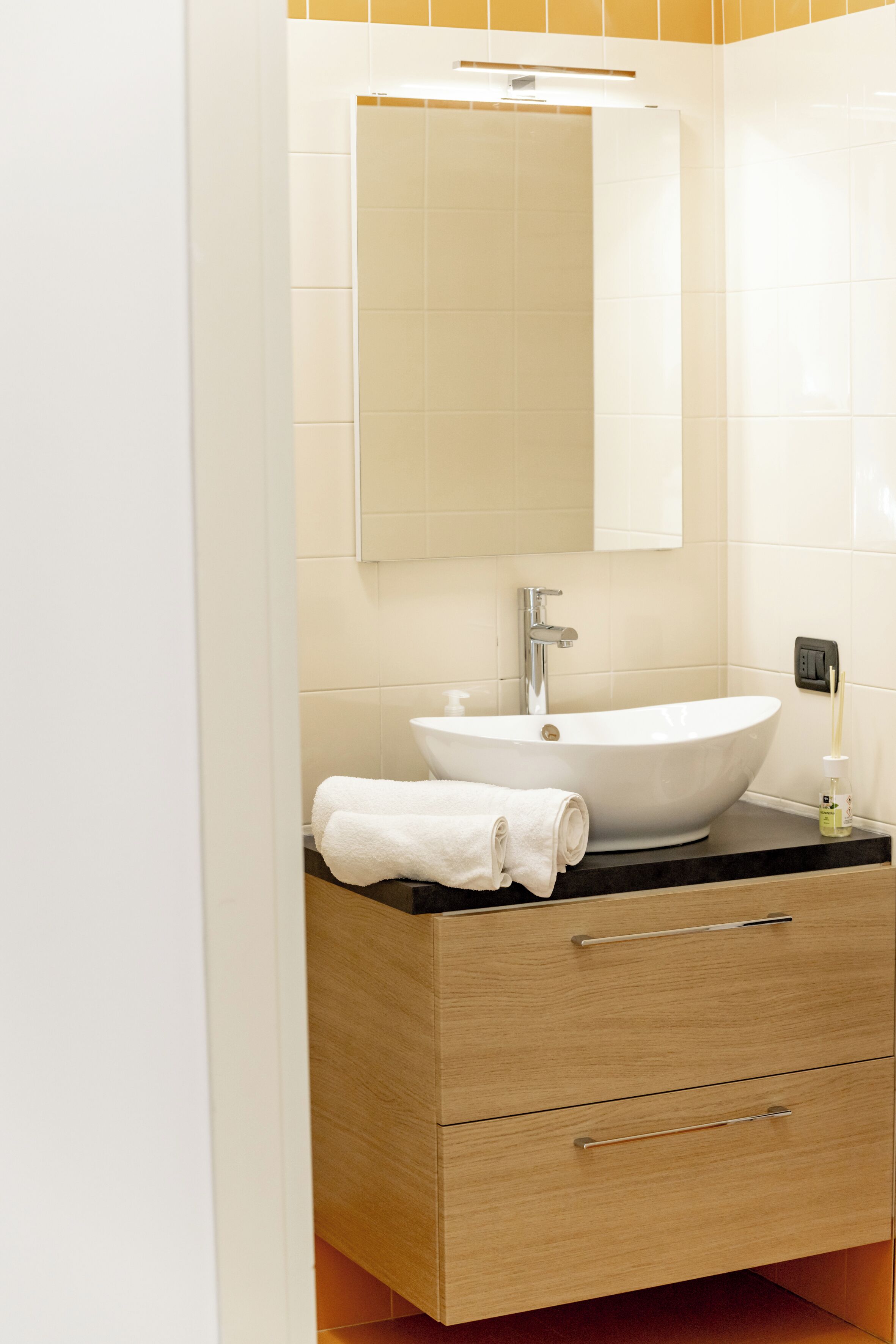 Doccia, set di cortesia gratuito, asciugacapelli, bidet