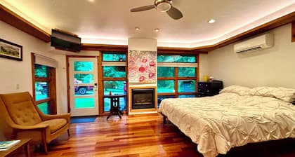 Frank Loyd Wright Inspired Studio