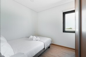 1 habitación, tabla de planchar con plancha, internet y ropa de cama 