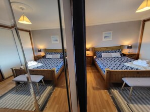 4 bedrooms, iron/ironing board