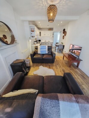 Télévision, cheminée