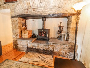Interior - Rose Cottage (Ogonnelloe)