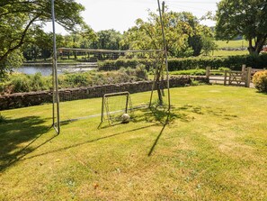 Property grounds - Rose Cottage (Ogonnelloe)