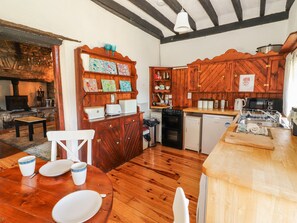 Dishwasher, cookware/dishes/utensils