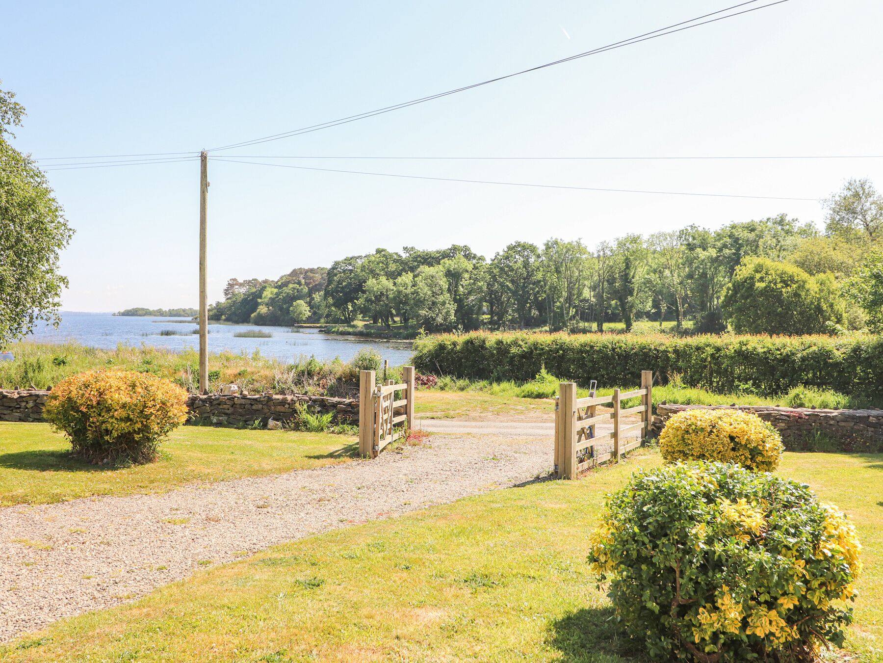 المنطقة المحيطة بالمنشأة