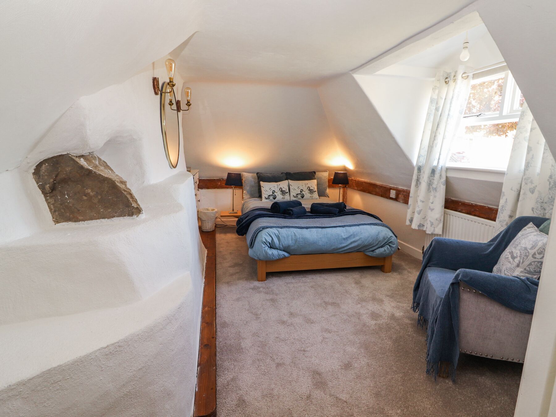 3 عدّة غرف نوم وبديكورات فريدة لكل غرفة وطراز فريد لكل وحدة