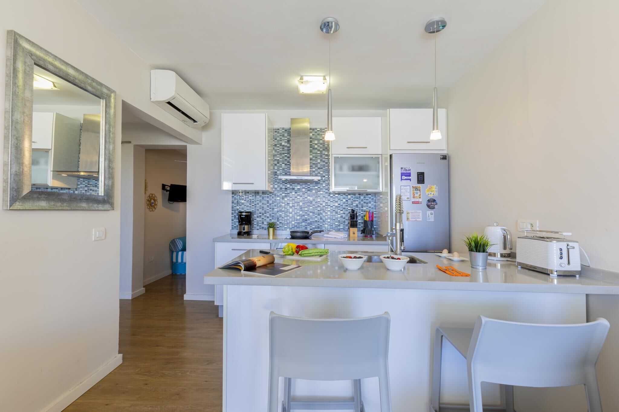 Fridge, microwave, dishwasher, coffee/tea maker