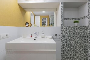 Hair dryer, towels - Apartment Aida 201 by VillaGranCanaria (Playa del Ingles)