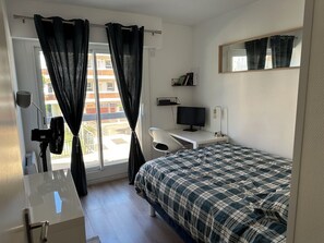 2 sovrum och strykjärn/strykbräda