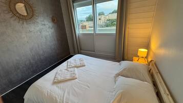 2 chambres, fer et planche Ă repasser, Wi-Fi, draps fournis