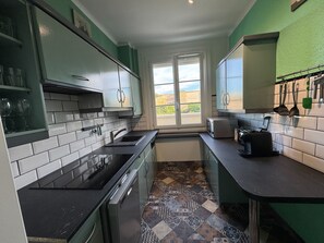 Fridge, microwave, oven, dishwasher