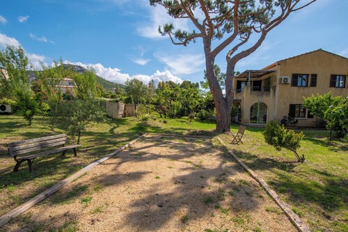 Elda : appart rez de jardin et piscine  chauffée à 7 min de Calvi et plages