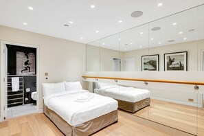 4 bedrooms - Beautiful 4bed Mews Home - Belgravia Knightsbridge (London)