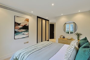 5 bedrooms - Luxe Home With Cinema Room - South Kensington (London)