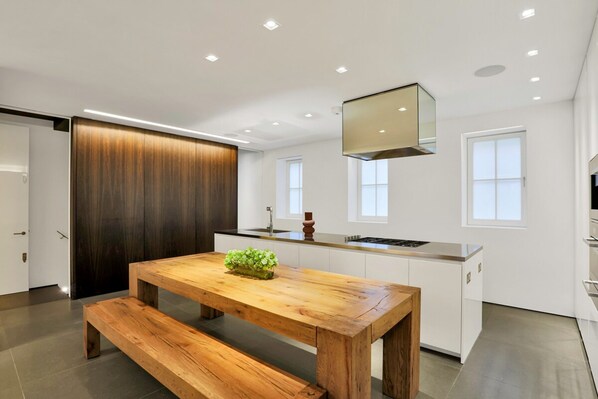 3 bedrooms - Paddington Luxury 3-bed Mews Private Cinema Gym (London)