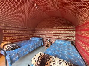 Traditional Tent, Desert View - Cozy Tent in Wadi Rum (Wadi Rum)