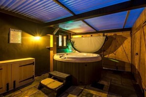 Room - Lavender - Luxurious Barn Conversion (Haverfordwest)