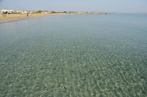 On the beach - The house on the sea (Siracusa)