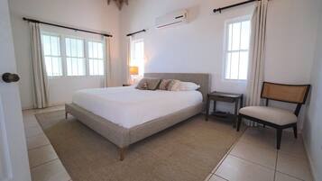 5 bedrooms, iron/ironing board, WiFi, bed sheets