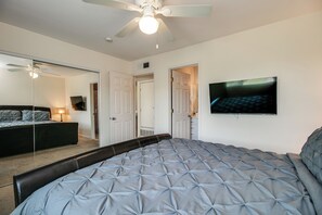 2 bedrooms, in-room safe, iron/ironing board, free WiFi - 2 Bedroom Condo in Heart of Old Town (Scottsdale)