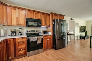 Fridge, microwave, oven, dishwasher - 2 Bedroom Condo in Heart of Old Town (Scottsdale)