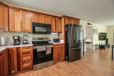 2 Bedroom Condo in Heart of Old Town