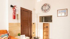 Interior - Tonia - Cozy Central Apartment (Monopoli)