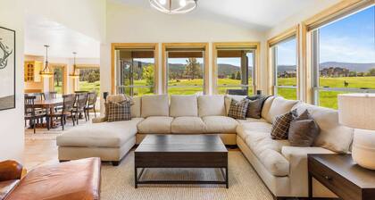 *New Listing* 4 Bedroom House w/ Private Hot Tub