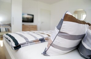 3 bedrooms, iron/ironing board, WiFi