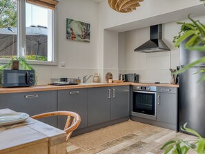 Fridge, microwave, oven, stovetop - Villa Indonésie - Domaine Le Sherwood (Notre-Dame-de-Monts)
