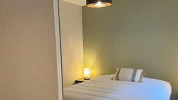 4 slaapkamers, een strijkplank/strijkijzer, reisbedje, wifi