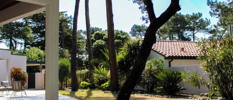 Bañera de hidromasaje al aire libre