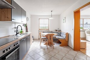 Private kitchen - Spacious first floor apartment for the whole family near Buchenberg in Allgäu (Buchenberg)