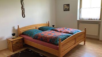 3 Schlafzimmer, Schreibtisch, BĂŒgeleisen/BĂŒgelbrett, Reisekinderbett