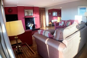 Smart TV - THURNFIELD, Perfect for families and golfing groups (Anstruther)