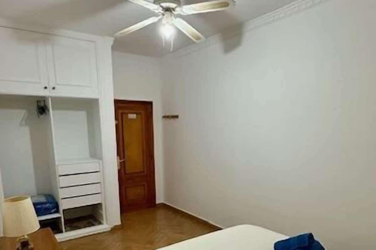 Traditional Room, 1 King Bed