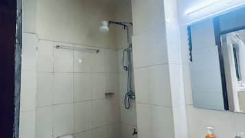 Toallas, jabón, papel de baño